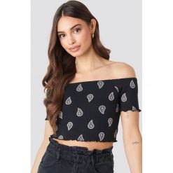 NA-KD Lettuce Hem Bardot Top - Black. Czarne topy damskie NA-KD, bez wzorów, bez kołnierzyka. Za 100,95 zł.