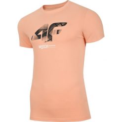 T-shirt męski TSM238 - łososiowy. Różowe koszulki męskie 4f, m, bez wzorów, bez kołnierzyka. Za 59,99 zł.
