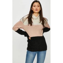 Jacqueline de Yong - Sweter Elsa. Czarne golfy damskie marki Jacqueline de Yong, s, z elastanu, z krótkim rękawem. W wyprzedaży za 59,90 zł.