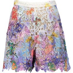 Szorty "Antiparos" w kolorze białym. Białe szorty damskie Ocean Blue Swimwear, s, w koronkowe wzory, z koronki. W wyprzedaży za 171,95 zł.