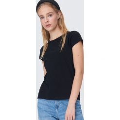 Koszulka basic - Czarny. Czarne koszulki damskie Sinsay, s. Za 9,99 zł.