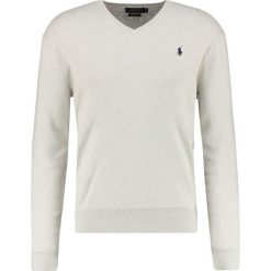 Polo Ralph Lauren Sweter light grey heather. Szare swetry klasyczne męskie marki Polo Ralph Lauren, m, z bawełny, polo. W wyprzedaży za 495,20 zł.