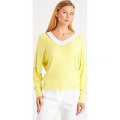 SWETER ELENIA sportmax code. Swetry damskie Sportmax Code, xs, bez wzorów, biznesowe, bez rękawów, bez kaptura. W wyprzedaży za 882,88 zł.