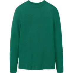 Sweter z bawełny z recyclingu Regular Fit bonprix zielony. Zielone swetry męskie bonprix, s, bez wzorów, z bawełny, z okrągłym kołnierzem, bez kaptura. Za 44,99 zł.