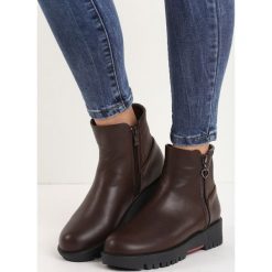 Brązowe Botki Have Questions. Brązowe botki damskie na zamek Born2be, z okrągłym noskiem, za kostkę, na płaskiej podeszwie, na zamek. Za 89,99 zł.