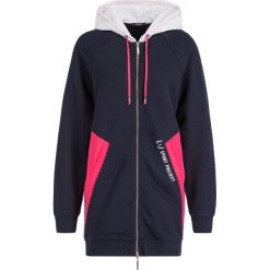 Bluza Liu Jo Sport T69123 F0787. Niebieskie bluzy sportowe damskie Liu Jo Sport, m, bez wzorów, z bawełny, bez rękawów, bez kaptura. W wyprzedaży za 389,00 zł.