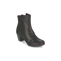 Botki TBS KATELYN. Czarne botki damskie TBS, bez obcasa, bez zapięcia. Za 341,40 zł.