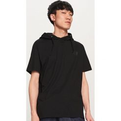 T-shirty męskie: T-shirt z kapturem – Czarny
