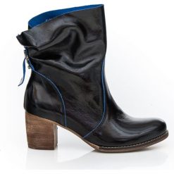 Botki na słupku - skóra naturalna - model 497 - kolor niebieski naplak. Niebieskie botki damskie Zapato, na zimę, z jeansu, klasyczne, za kostkę, bez obcasa, na obcasie, na klamry. Za 399,00 zł.