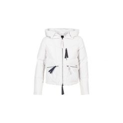 Kurtki pikowane Armani jeans JIORM. Białe kurtki damskie marki Armani Jeans, bez wzorów, z jeansu, bez kaptura. Za 1199,20 zł.