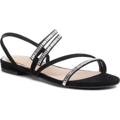 Sandały GUESS - Ravena FL6RAA SUE03 BLACK. Czarne klapki damskie Guess, z aplikacjami, ze skóry, bez obcasa, na obcasie. W wyprzedaży za 329,00 zł.