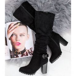 Kozaki damskie Sixth Sens F163 Czarne. Czarne kozaki damskie Sixth Sens, z tworzywa sztucznego, eleganckie, na wysokim obcasie, na obcasie, bez zapięcia. Za 156,00 zł.