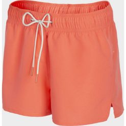 Spodenki plażowe damskie SKDT600 - koral - Outhorn. Szorty damskie Outhorn, bez wzorów, z tkaniny. Za 39,99 zł.