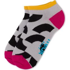 Skarpety Niskie Damskie FREAK FEET - SFRE-WBL Kolorowy Szary. Szare skarpetki damskie Freak Feet, bez wzorów, z elastanu. Za 15,00 zł.