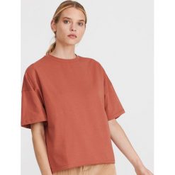 Gładki T-shirt oversize - Fioletowy. Fioletowe t-shirty damskie Reserved, s, bez wzorów, bez kołnierzyka. Za 39,99 zł.