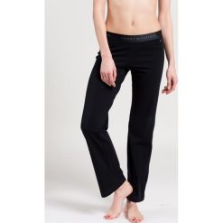 Tommy Hilfiger - Piżama. Czarne piżamy damskie TOMMY HILFIGER, s, bez wzorów, z elastanu, bez rękawów. W wyprzedaży za 129,90 zł.