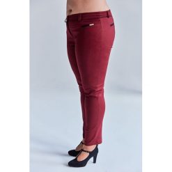 Bordowe casualowe spodnie cygaretki duże rozmiary OVERSIZE PLUS SIZE WIOSNA. Czerwone spodnie damskie Moda Size Plus Iwanek, s, w paski, z bawełny, eleganckie. Za 109,00 zł.