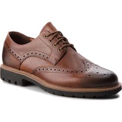 Półbuty CLARKS - Batcombe Wing 261271917 Dark Tan Leather. Pomarańczowe półbuty męskie Clarks, na co dzień, bez wzorów, ze skóry, eleganckie, bez zapięcia. Za 459,00 zł.