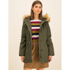 Kurtka zimowa Marc O'Polo 909 0159 71139. Zielone kurtki damskie Marc O'Polo, na zimę, bez wzorów, z bawełny, bez kaptura. W wyprzedaży za 619,00 zł.