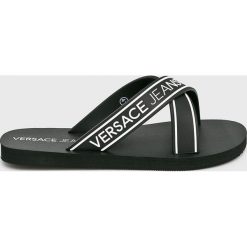 Versace Jeans - Klapki. Czarne kapcie męskie Versace Jeans, bez wzorów, z jeansu. Za 169,90 zł.