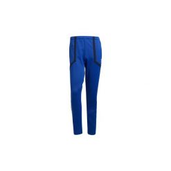Spodnie treningowe adidas Spodnie dresowe Windsor. Niebieskie spodnie dresowe męskie marki Adidas, xl, z dresówki. Za 379,00 zł.