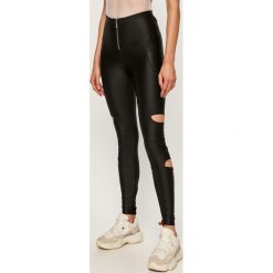 LaBellaMafia - Legginsy. Czarne spodnie damskie LABELLAMAFIA, s, z nadrukiem, z elastanu. Za 269,90 zł.