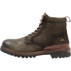 Buty zimowe męskie: Dockers by Gerli Botki sznurowane dark green