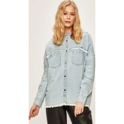 Guess Jeans - Koszula jeansowa. Niebieskie bluzki damskie s, z aplikacjami, z bawełny, klasyczne. Za 469,90 zł.