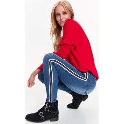 SPODNIE JEANSOWE DAMSKIE DŁUGIE. Niebieskie spodnie damskie Top Secret, z jeansu. W wyprzedaży za 59,99 zł.