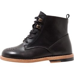 Young Soles BUSTER Botki sznurowane black. Czarne botki damskie skórzane marki Young Soles. W wyprzedaży za 337,35 zł.