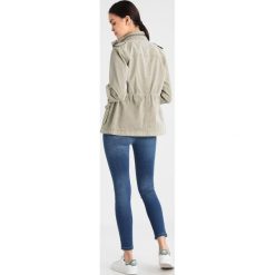 Kurtki damskie: Mint Velvet 4 POCKET UTILITY EMBELLISHED JACKET Kurtka wiosenna moss