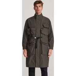 Płaszcz w sportowym stylu - Zielony. Zielone płaszcze męskie Reserved, s, sportowe. Za 349,99 zł.