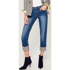 Jeansy regular fit - Niebieski. Niebieskie jeansy damskie marki Mohito. W wyprzedaży za 39,99 zł.