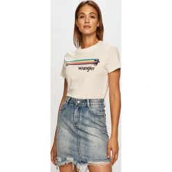 Wrangler - T-shirt. Białe bluzki damskie Wrangler, s, z nadrukiem, z bawełny, casualowe, z golfem, z krótkim rękawem. Za 99,90 zł.