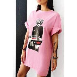 Tunika VONDERA PINK. Różowe tuniki damskie IVET, na co dzień, z nadrukiem, bez kołnierzyka, bez rękawów. W wyprzedaży za 29,00 zł.