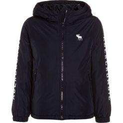 Abercrombie & Fitch LOGO HOODY Kurtka zimowa navy. Niebieskie kurtki męskie marki Abercrombie & Fitch, na zimę, z poliesteru. Za 329,00 zł.
