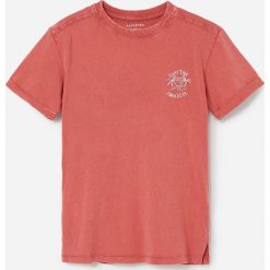 Bawełniany t-shirt z haftem - Różowy. Różowe t-shirty męskie Reserved, z haftami, z bawełny, bez kołnierzyka. W wyprzedaży za 19,99 zł.
