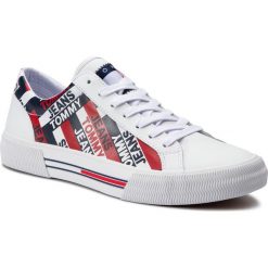 Sneakersy TOMMY JEANS - City Sneaker EM0EM00281 Rwb Print 901. Białe sneakersy męskie Tommy Jeans, bez zapięcia. Za 359,00 zł.
