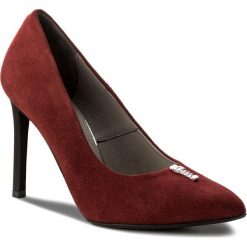 Szpilki EDEO - 3162A-854 Bordo. Czerwone półbuty damskie Edeo, z aplikacjami, ze skóry, eleganckie, bez obcasa, na obcasie, bez zapięcia. W wyprzedaży za 139,00 zł.