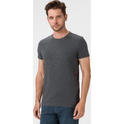 Tommy Hilfiger Koszulka Szary. Szare podkoszulki męskie TOMMY HILFIGER, xxl, bez wzorów, z elastanu, bez kołnierzyka, krótkie. Za 187,95 zł.