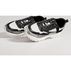 Sportowe buty typu chunky - Wielobarwny. Buty sportowe damskie Mohito, bez wzorów, sportowe. Za 159,99 zł.