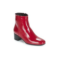 Botki Betty London JANDARINE. Czerwone botki damskie Betty London, bez obcasa, bez zapięcia. Za 359,20 zł.