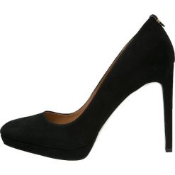 Calvin Klein SUZZANNE Szpilki black. Czarne szpilki Calvin Klein, z materiału. Za 769,00 zł.