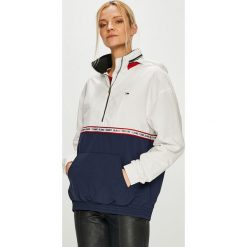 Tommy Jeans - Kurtka. Białe kurtki damskie marki Tommy Jeans, s, z poliesteru. Za 849,90 zł.