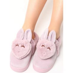 Jasnoróżowe Kapcie Hearty Hare. Różowe kapcie damskie marki Born2be, z materiału. Za 34,99 zł.