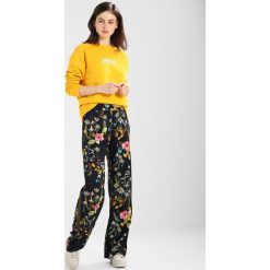 Bluzy damskie: Moss Copenhagen CINANA THA Bluza golden rod