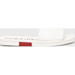 Calvin Klein - Klapki. Białe klapki damskie marki Calvin Klein, ze skóry. Za 469,90 zł.