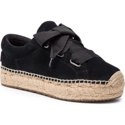 Espadryle UGG - W Brianna 1099890 W/Blk. Czarne espadryle damskie Ugg, bez wzorów, z zamszu, bez obcasa, na płaskiej podeszwie, bez zapięcia. W wyprzedaży za 339,00 zł.