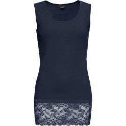 Top z koronką bonprix ciemnoniebieski. Niebieskie bluzki damskie bonprix, w koronkowe wzory, z koronki, bez kołnierzyka, bez rękawów. Za 44,99 zł.