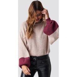 Trendyol Sweter z bufiastym rękawem - Pink. Różowe swetry klasyczne damskie Trendyol, z dzianiny. Za 100,95 zł.